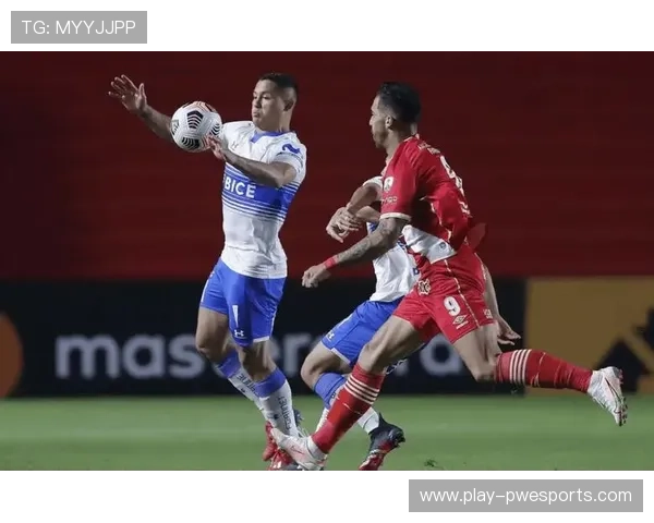 朗斯主场1-0险胜欧塞尔，重夺积分榜头名位置